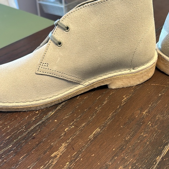 Clarks Desert Boots.  Size 9 (women’s) Pale green. - Picture 3 of 9